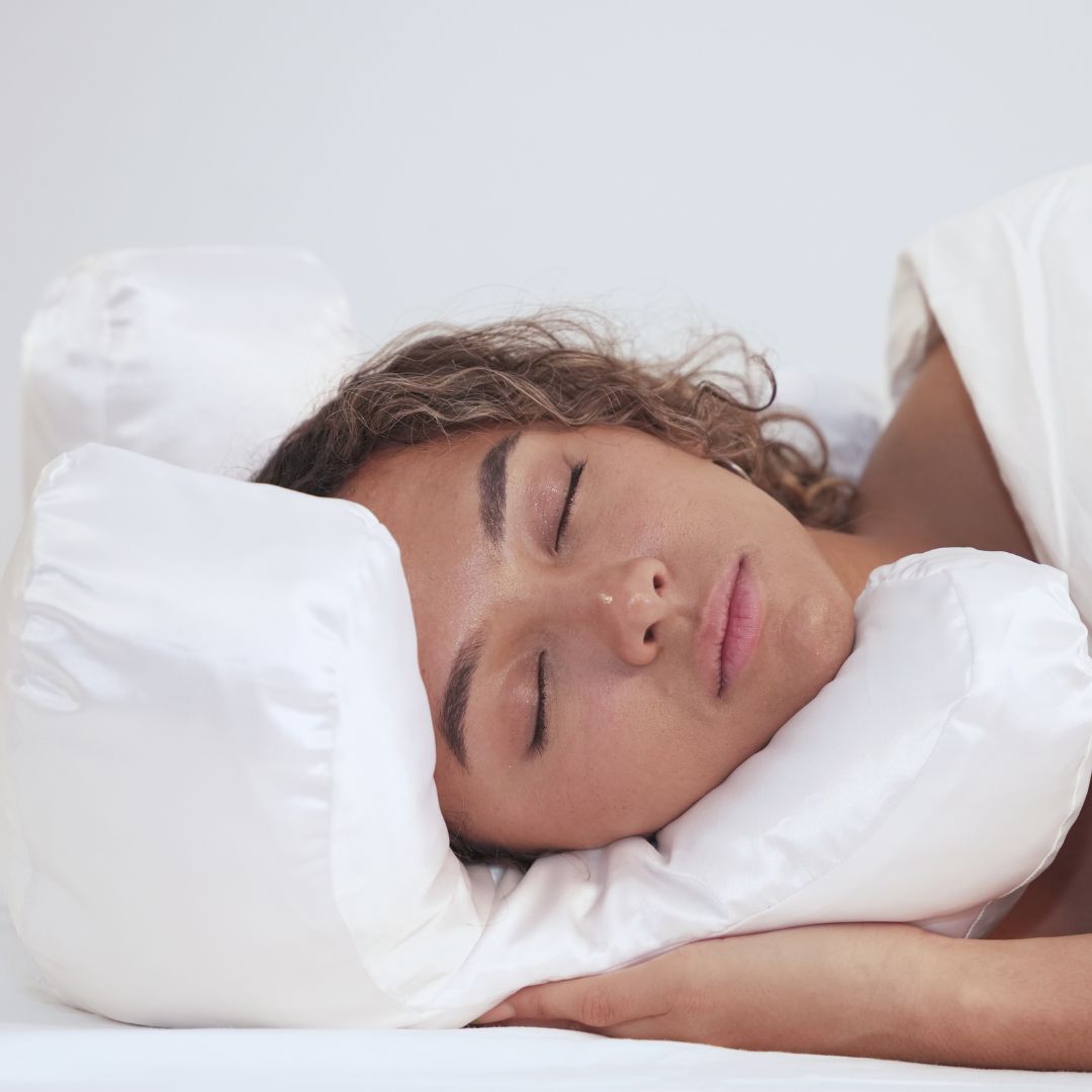 Lóna Silk Flawless pillow