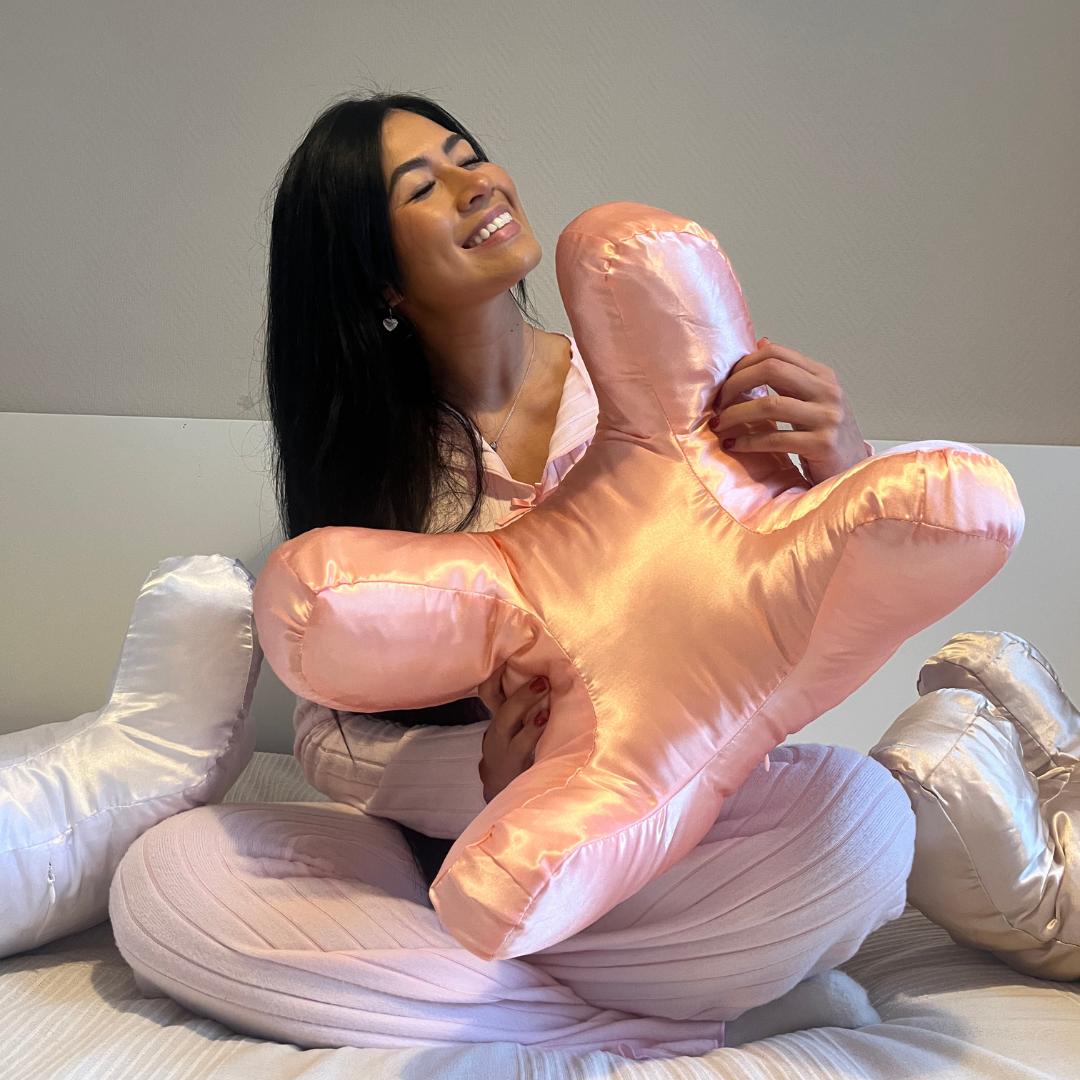 Lóna Silk Flawless pillow