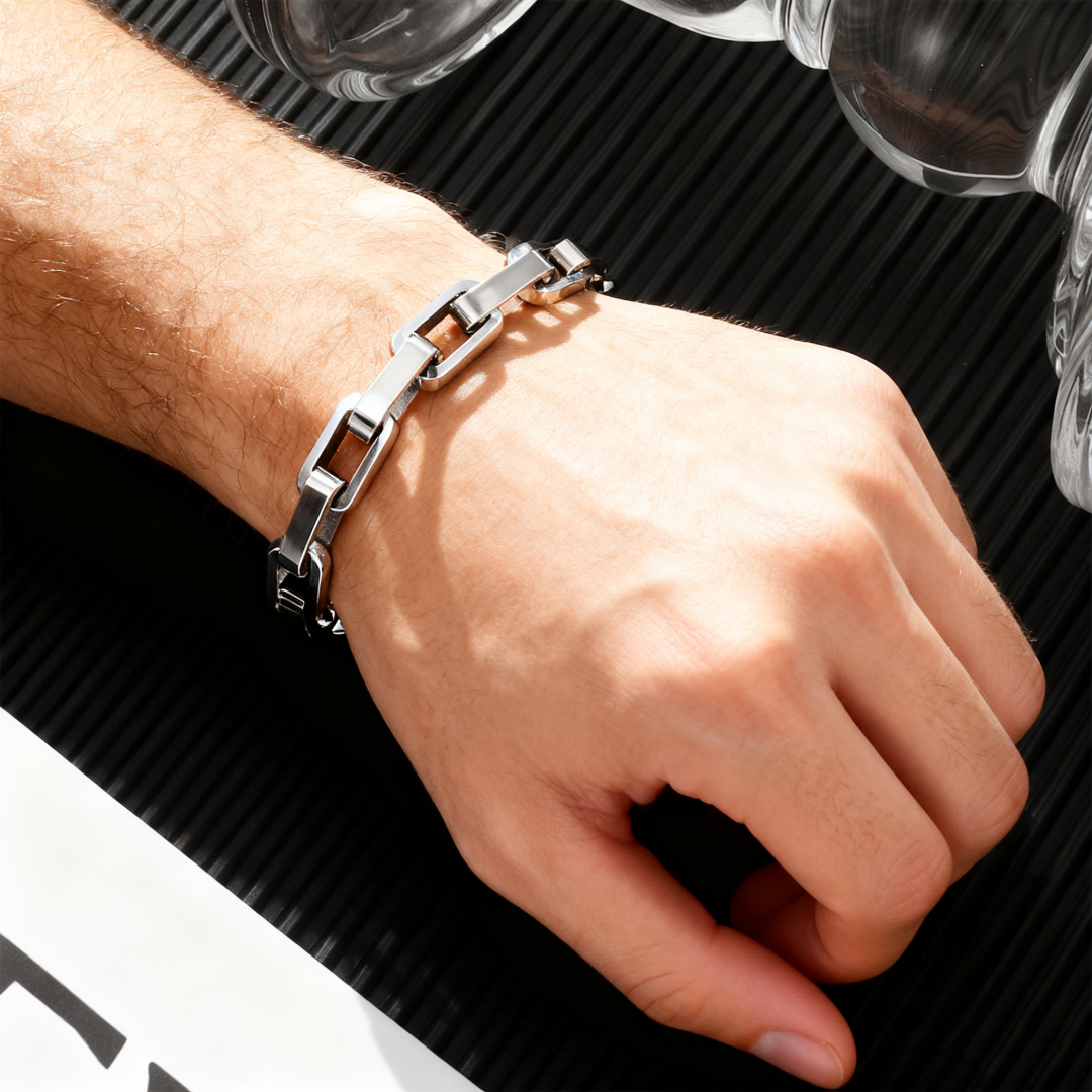 Lóna Ferhyrnd Títanstálkeðja